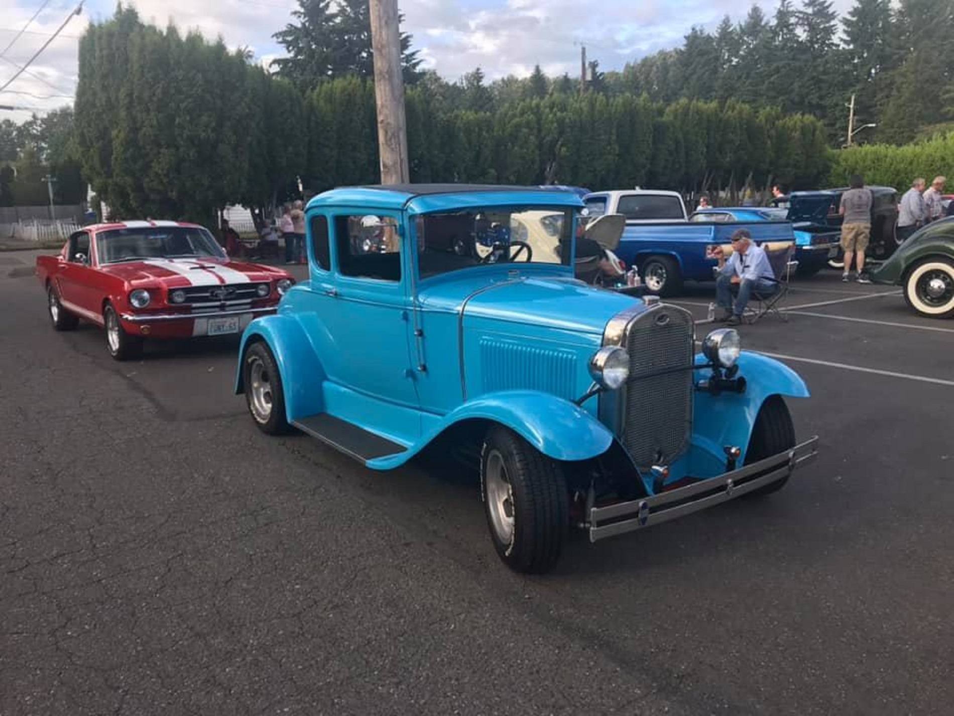 Classic cars at a Friday cruise-in